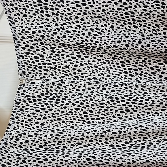 Umgee Black & White Faux Wrap Romper Women's Size Large - Picture 3 of 9